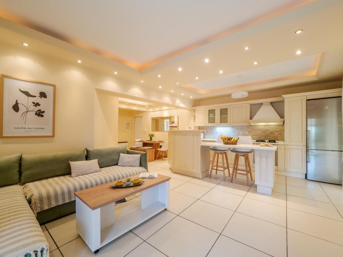 Aura Elegant Apartment Near Garitsa Bay Análipsis Eksteriør billede